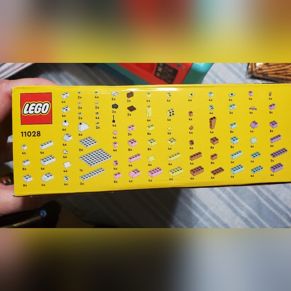 LEGO Classic Creative Pastel Building Set - Picture 3 of 4